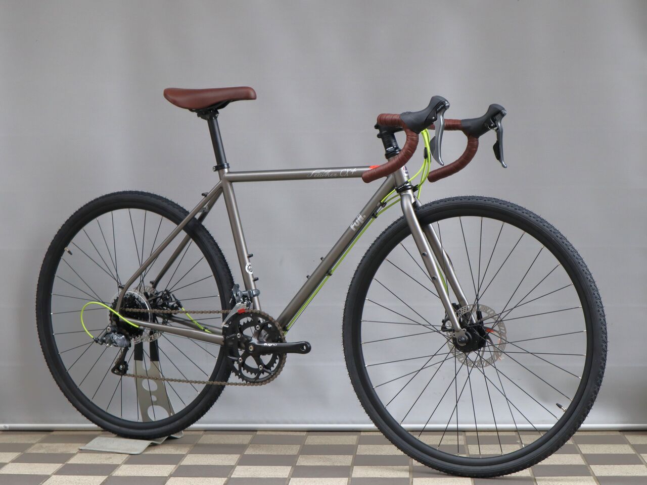 【お取り寄せ】 2023 FUJI 橋輪 : スレート【橋輪Blog】 ＋ CX FEATHER 自転車本体