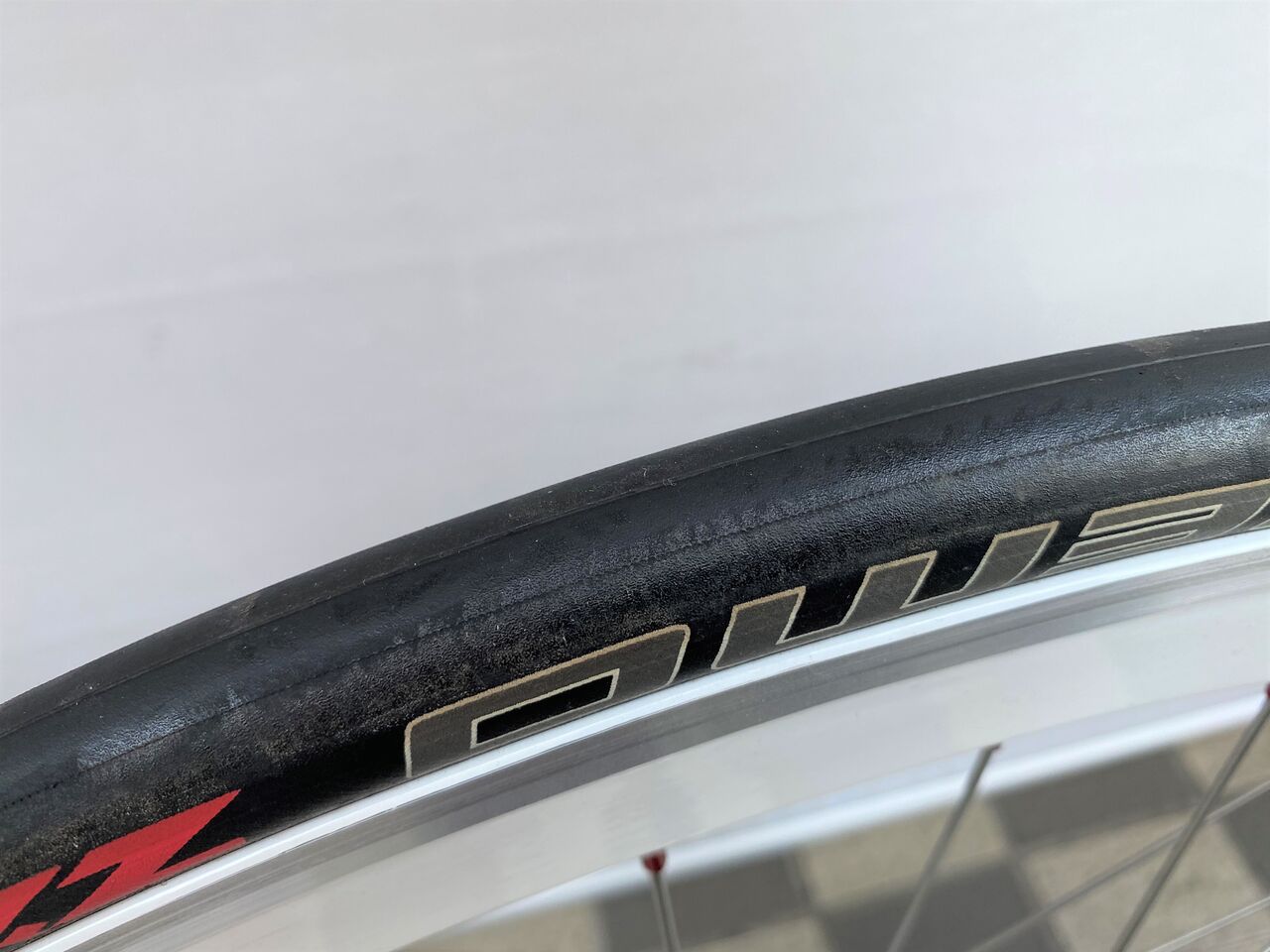 フロント700cホワイト完組ホイールリム幅33mm オッサン”のガレージセール 700c 手組ファッションホイール