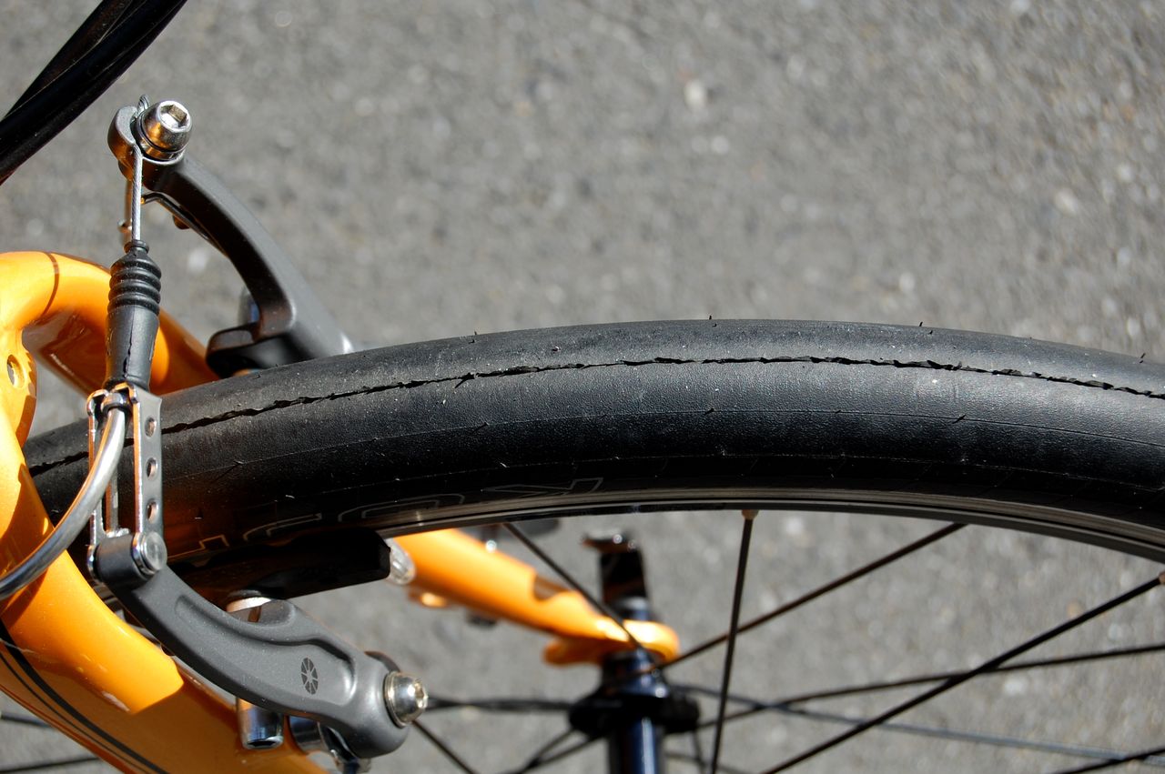 DAHON Visc P18 のリヤエンド幅135mm に130mm のキネプロ DAHON Visc P18 のリヤエンド幅135mm に130mm のキネプロ