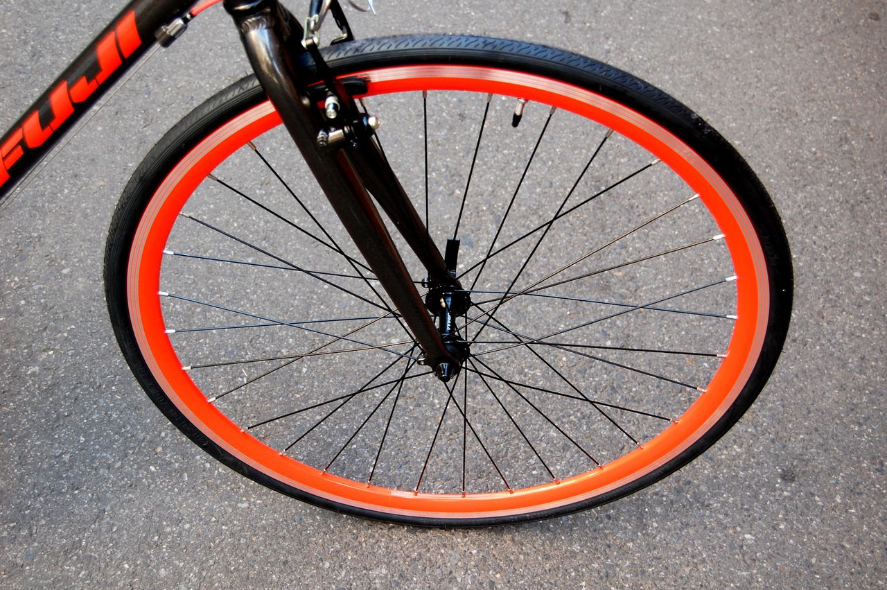 エントリークロスバイクの定番アブソリュートが、パレットと名を