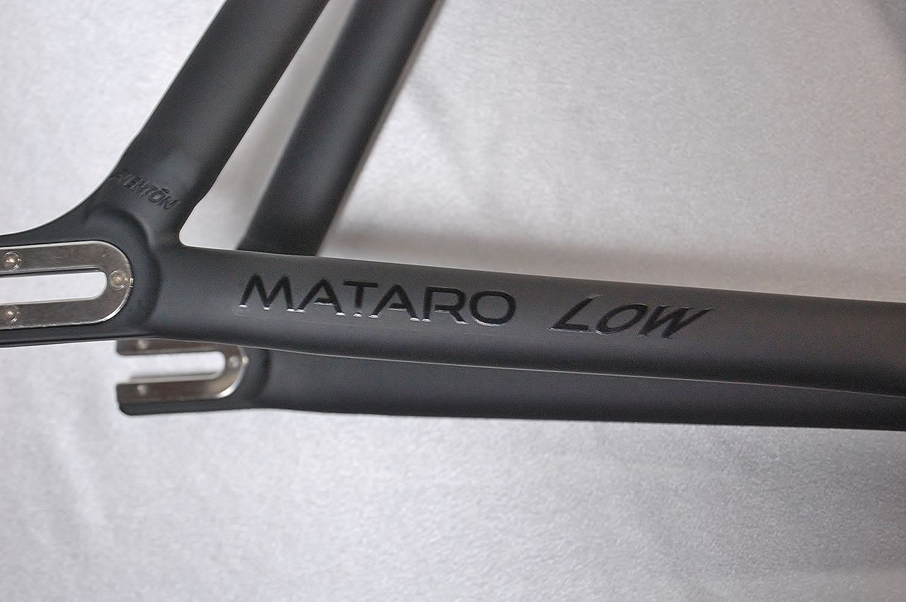 AVENTON MATARO LOW イレギュラーなマットブラック【橋輪Blog】 : 橋輪