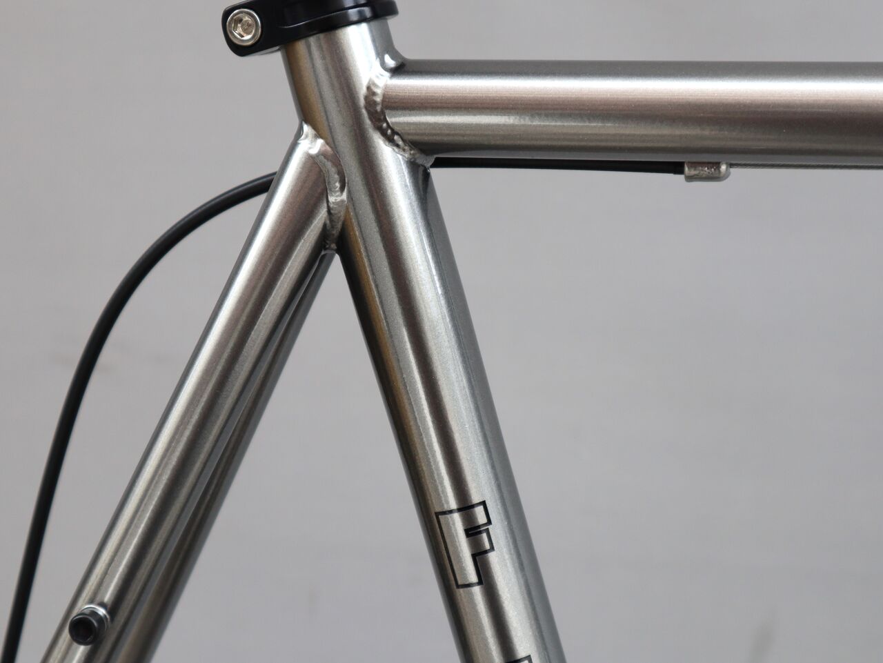 2022 FUJI Helion R ガンメタル入荷！【橋輪Blog】 : 橋輪