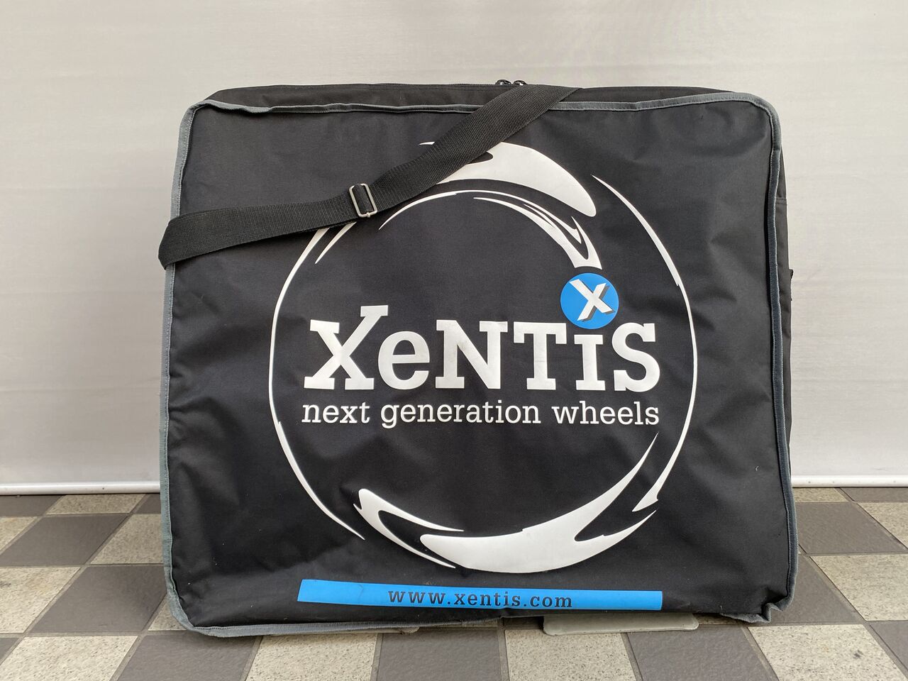 オッサン”のガレージセール XeNTiS SQUAD 5.8 ホイール【橋輪 オッサン”のガレージセール XeNTiS SQUAD 5.8 ホイール【橋輪