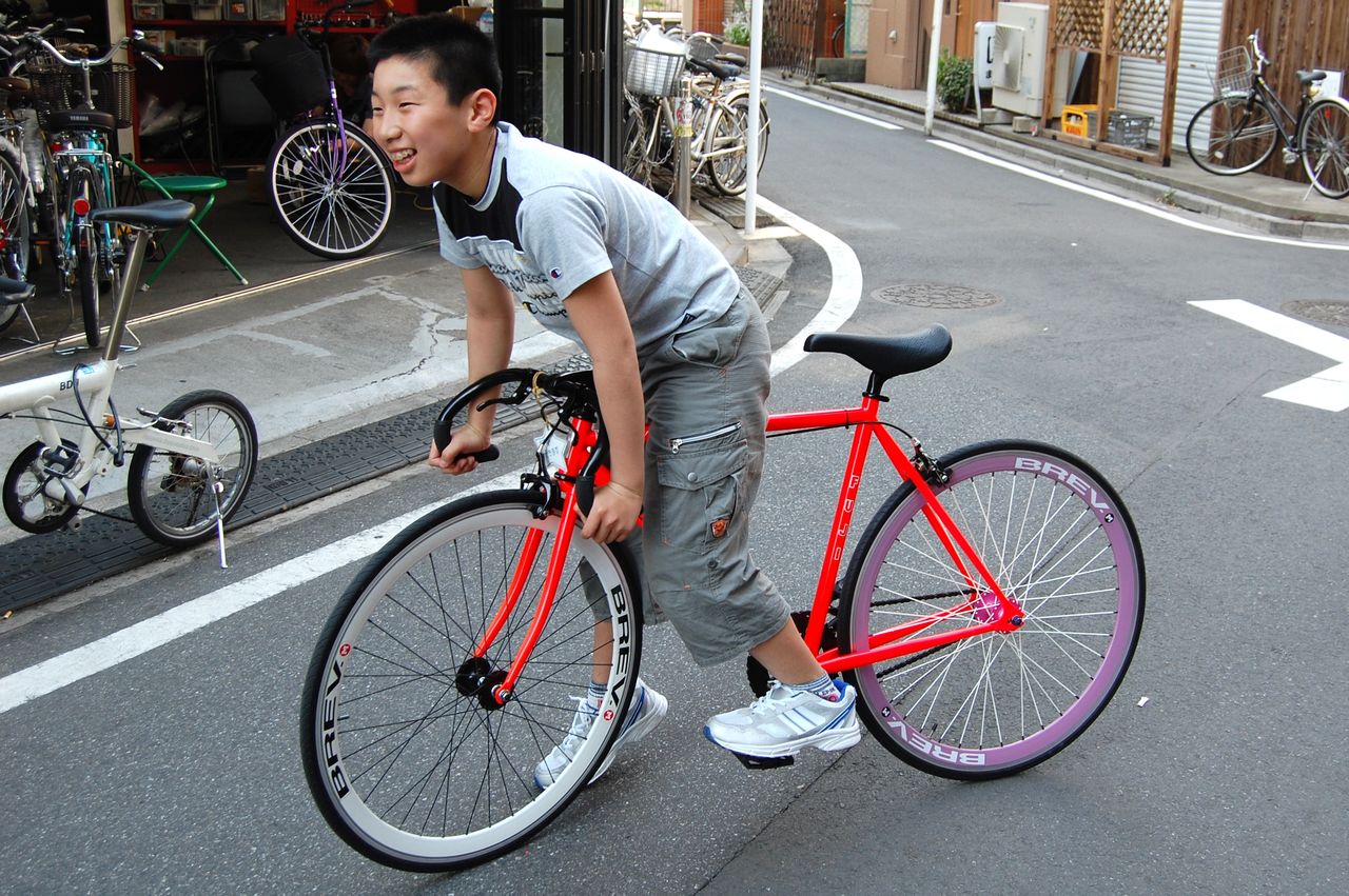 自転車　ピストレーサー　車輪 大阪で目立つ自転車！！ | ブローチャーズ - BROTURES ONLINE