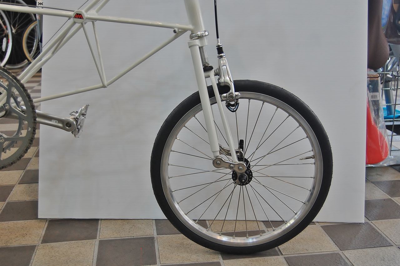 まだ手に入ります。Alex Moulton CENTURY フォトレポート | velo