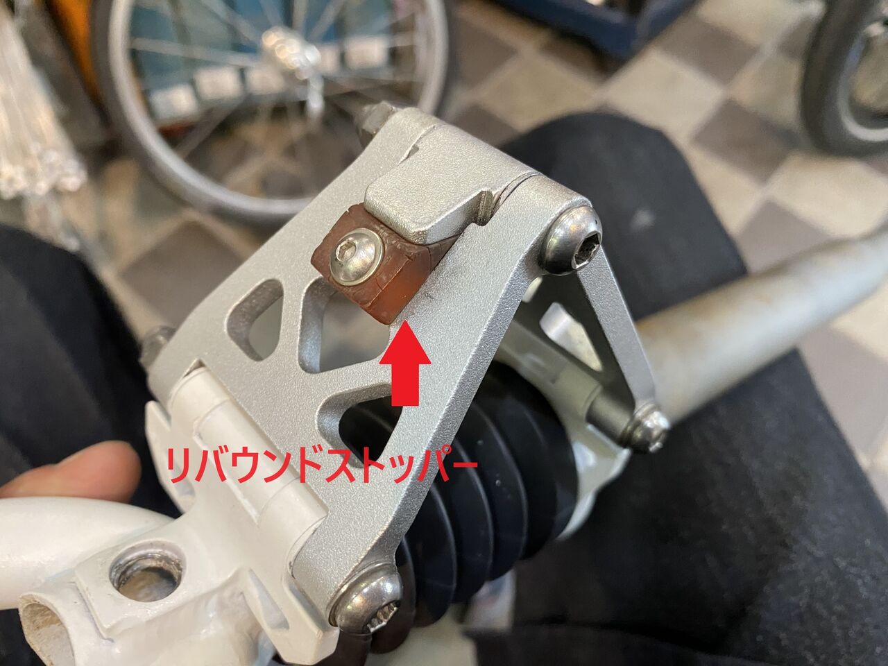 BS MOULTON フロントサスペンション修理依頼（その2）【橋輪Blog