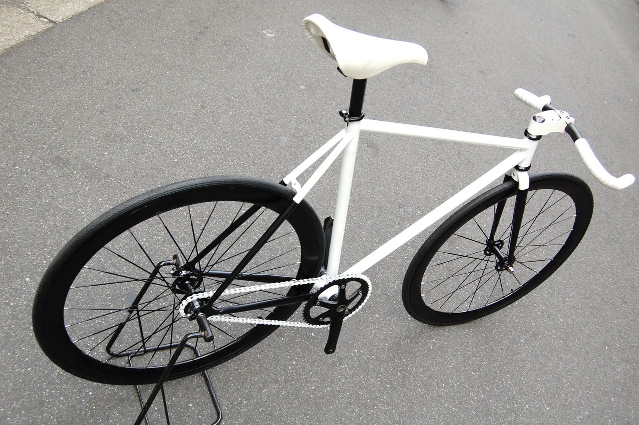 FUJI x TOMATO Low Pro Ver.2 橋輪に展示中 : 橋輪