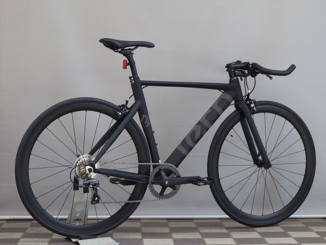 大幅値下げvision ブルホーンハンドル　フルカーボン　ブレーキレバーセット 大幅値下げvision ブルホーンハンドル フルカーボン ブレーキ