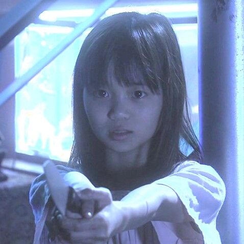 土曜ドラマ 未満警察 ミッドナイトランナー第1話 手足に火傷のような跡がある少女 みくが 助けを求めて交番にやって来る ドラマキャスト