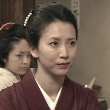 極美品　【 花いくさ 】　DVD 井上真央　仲村トオル　他 岩崎峰子 Amazon.co.jp: 花いくさ~京都祇園伝説の芸妓・岩崎峰子~ [DVD