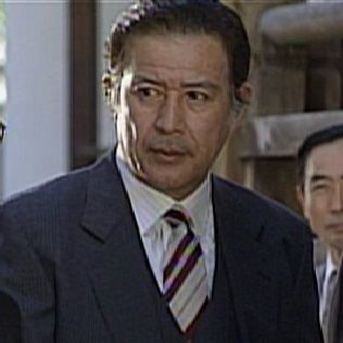 霊柩車 赤い
