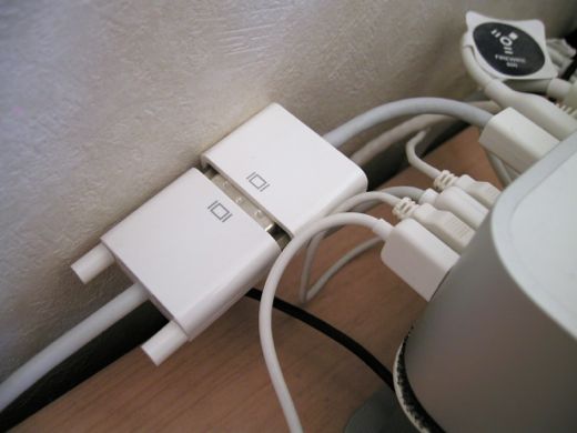 DVI to ADC 変換機 Apple Cinema Display 用 Apple DVI to ADC Adapter : ブツぶつブログ！