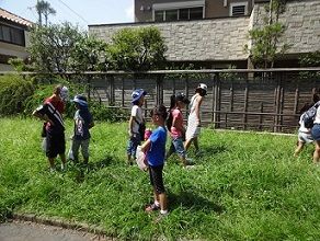 野島公園で宝探しゲーム はすのみ学童クラブ