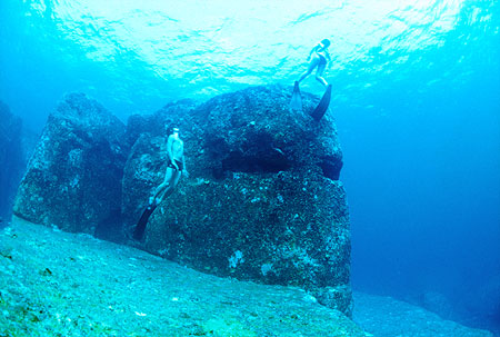 南海の 理想郷 与那国島の海底遺跡 We Re In The Same Boat Now 南海の 理想郷 与那国島の海底遺跡 We Re In The Same Boat Now