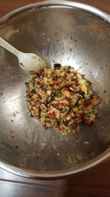 収穫した白菜と鷹の爪 ニンニクを使ってキムチを作る 自然農菜園 はたけや の作業日誌 収穫した白菜と鷹の爪 ニンニクを使ってキムチを作る 自然農菜園 はたけや の作業日誌