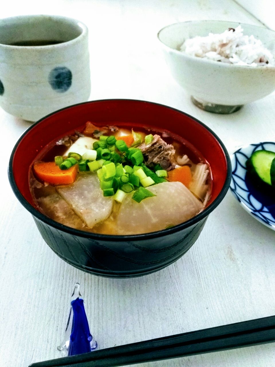 一杯で大満足 サバ缶と野菜の具だくさんお味噌汁 畑のレシピ帖