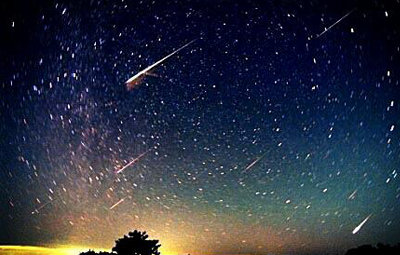 【朗報】今夜「ペルセウス流星群」がたくさん見れるぞおぉぉぉぉぉぉぉぉ!!!