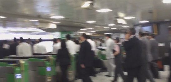 2016y06m24d_101452733