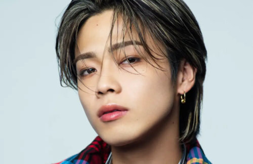 超人気ユーチューバー・コムドットのやまとさん、K-POPグループメンバーのグッズを丸パクリして謝罪「流石にパクリすぎました」のサムネイル