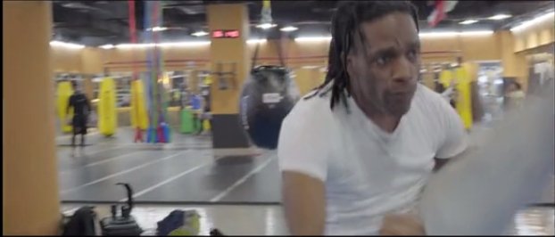 2016y02m10d_100802476