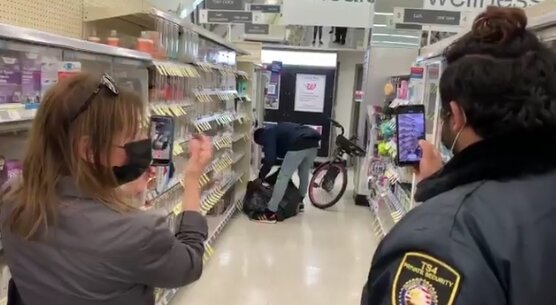 2021y06m15d_192933526