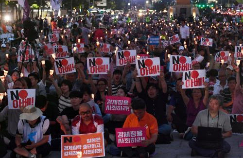 韓国人 安倍政権を糾弾するロウソク集会を実施 日本の対韓輸出措置に怒りまくる はちま起稿 韓国人 安倍政権を糾弾するロウソク集会を実施 日本の対韓輸出措置に怒りまくる はちま起稿