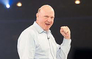  Microsoft CEO スティーブ・バルマー氏が CES を正式に開幕し、次期 HP Slate デバイスのデモを簡単に披露