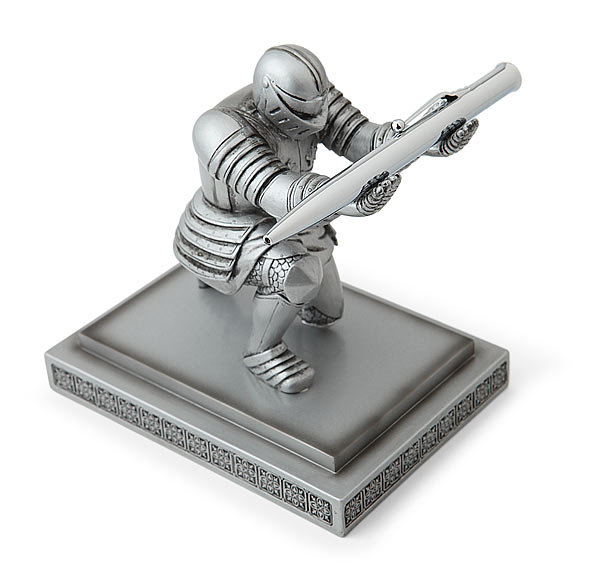 1543_executive_knight_pen_holder