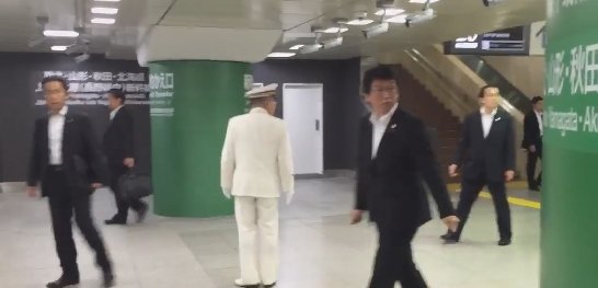 2016y06m24d_101420026