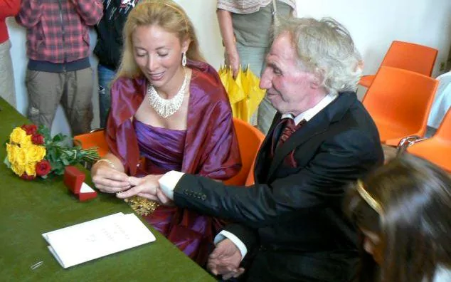 Wedding-2-large_trans_NvBQzQNjv4BqcM9aBJczjGu2JtrWg8AaNcHjkDGhTJ3oOn2XfP6sjVQ.jpg