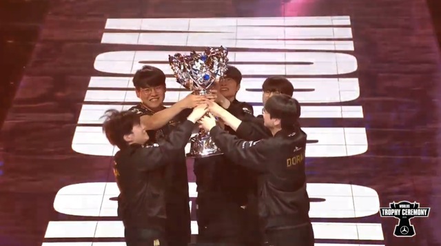 2025y11m09d_211142457