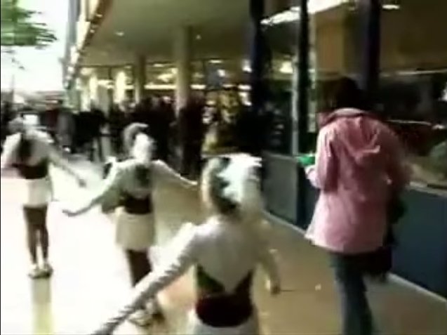 2015y08m18d_092641937