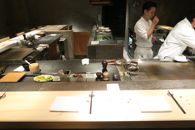 麻布十番 港区デートの最新スポットが麻布にopen 和ベースの鉄板焼きと日本酒を堪能 Eat Azabujuban 恵比寿 銀座大好き 新米フードアナリスト ハツのブログ 麻布十番 港区デートの最新スポットが麻布にopen 和ベースの鉄板焼きと日本酒を堪能 Eat Azabujuban 恵比寿 銀座大好き 新米フードアナリスト ハツのブログ