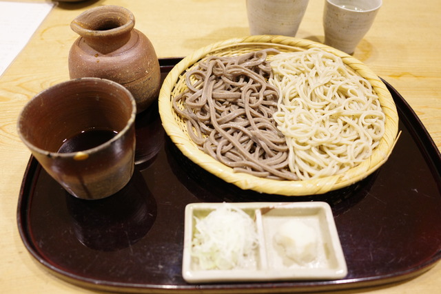 【根津】凛とした空気の中で、蕎麦を愛でる贅沢「手打ちそば 根津 鷹匠」