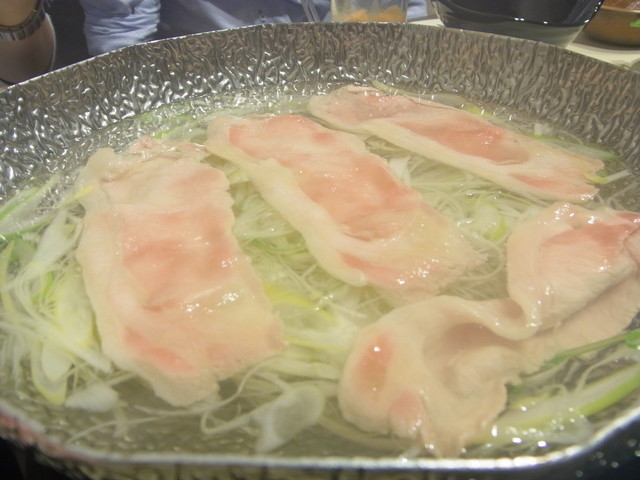 黒豚しゃぶしゃぶをメインに 和食の一品料理を提供 掘りごたつ席は宴会に便利です 黒豚しゃぶしゃぶ 銀座 豚豚 つぅとん 銀座 恵比寿 銀座大好き 新米フードアナリスト ハツのブログ 黒豚しゃぶしゃぶをメインに 和食の一品料理を提供 掘りごたつ席は宴会に便利です 黒豚しゃぶしゃぶ 銀座 豚豚 つぅとん 銀座 恵比寿 銀座大好き 新米フードアナリスト ハツのブログ