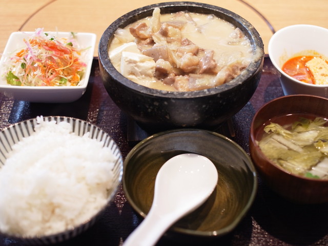 寒い冬に食べたくなる熱々ランチ もつ鍋やもつ煮込み等 本場博多の絶品もつが頂けてコスパもgood 博多慶州 銀中店 銀座 恵比寿 銀座大好き 新米フードアナリスト ハツのブログ 寒い冬に食べたくなる熱々ランチ もつ鍋やもつ煮込み等 本場博多の絶品もつが頂けてコスパもgood 博多慶州 銀中店 銀座 恵比寿 銀座大好き 新米フードアナリスト ハツのブログ