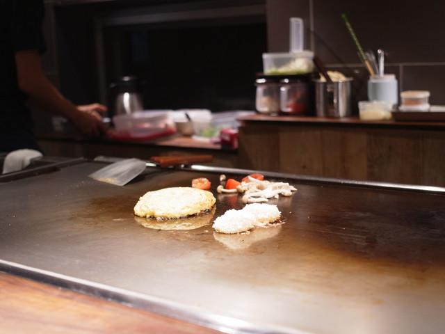 木のぬくもりを感じる店内で カジュアルにおしゃれ鉄板焼きを楽しむ デートにはカウンターがおすすめです 鉄板焼き らんぷ 恵比寿 恵比寿 銀座大好き 新米フードアナリスト ハツのブログ 木のぬくもりを感じる店内で カジュアルにおしゃれ鉄板焼きを楽しむ デートにはカウンターがおすすめです 鉄板焼き らんぷ 恵比寿 恵比寿 銀座大好き 新米フードアナリスト ハツのブログ