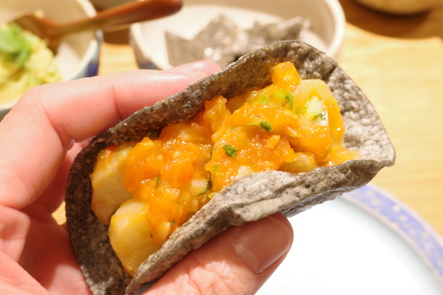 【恵比寿】朝9時から楽しめる焼き立てトルティーヤと日本の旬タコス「ロス タコス アスーレス」