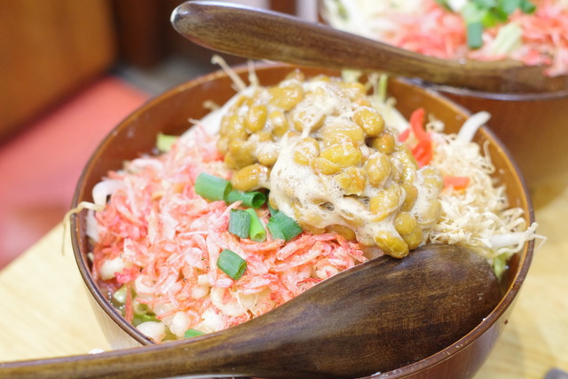 【蒲田】お母さんが焼いてくれるふわふわの豆腐ステーキは必食！「お好み焼 小径」