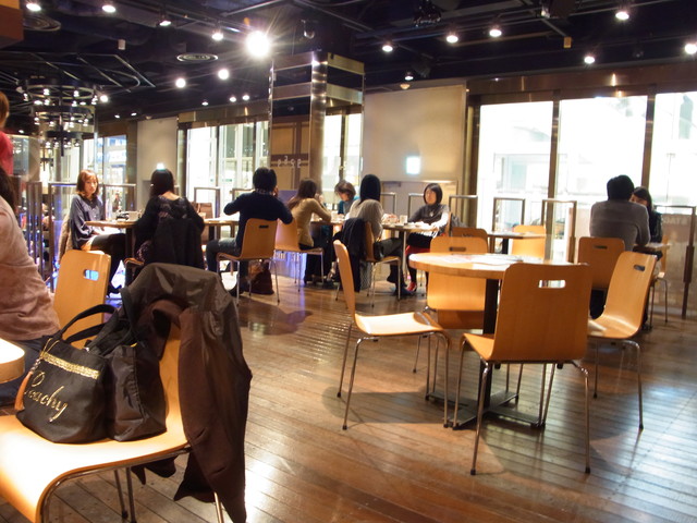 早朝からモーニングが頂ける 丸ビル内のオオバコカフェ お買い物で疲れたらここで休憩しましょう 丸の内カフェ Ease イーズ 丸の内 恵比寿 銀座大好き 新米フードアナリスト ハツのブログ