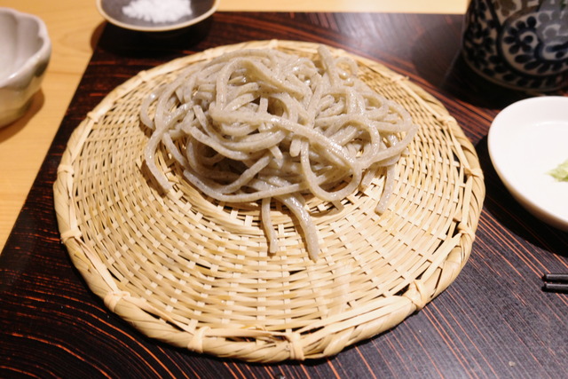R0008956
