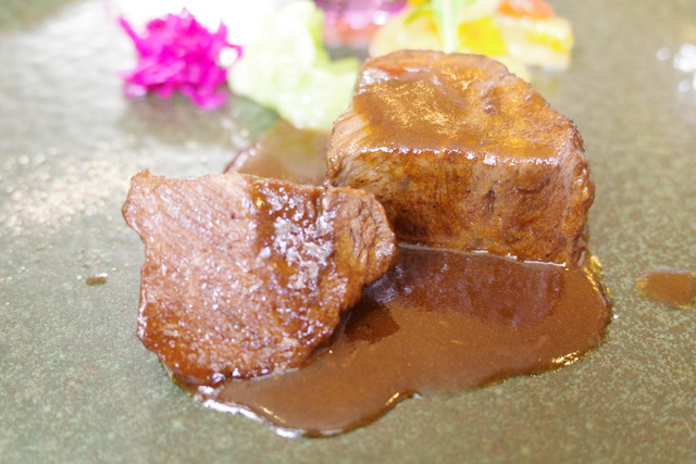 【伊勢】大正ロマン薫る、白壁と赤い屋根の洋館へ。1日1組限定のフレンチ「ボン・ヴィヴァン（Bon Vivant）」