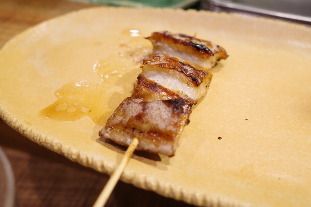 【武蔵小山】ミシュラン店なのに驚くほどアットホーム！「やきとり まさ吉」で大ぶり串と日本酒を味わう
