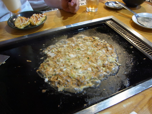ランチはお好み焼き もんじゃが食べ放題で1060円 豊富な種類でおなかいっぱい食べれる若者にも人気のお店 お好み焼き もんじゃ焼きの原宿 さくら亭 原宿 恵比寿 銀座大好き 新米フードアナリスト ハツのブログ