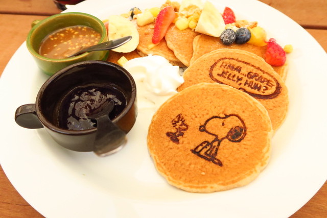 六本木 期間限定 スヌーピー色に染まれるカフェがキュートすぎる Cafe Blanket カフェブランケット 恵比寿 銀座大好き 新米フードアナリスト ハツのブログ