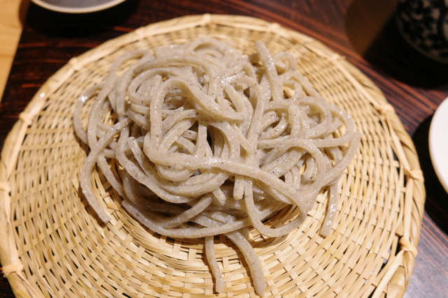 R0008957
