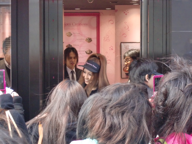 小悪魔agehaモデル 西山りほちゃん が1日店員に マーベラスクリーム 広島本通店 後編 恵比寿 銀座大好き 新米フードアナリスト ハツのブログ