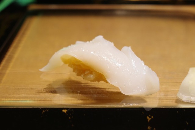 R0008898
