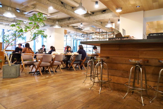 御茶ノ水 ブルーノート東京プロデュース ジャズを聴きながらまったりくつろげるカフェ Cafe 104 5 イチマルヨンゴー 恵比寿 銀座大好き 新米フードアナリスト ハツのブログ