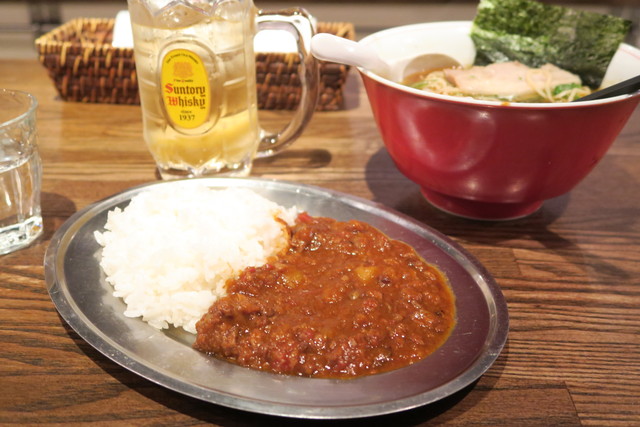 月島 もんじゃ後の〆にもオススメ 生姜香るラーメンと牛すじカレー 月島ロック 恵比寿 銀座大好き 新米フードアナリスト ハツのブログ